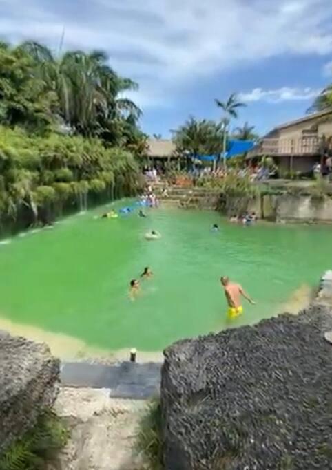 Insta Worthy Oasis Villa โฮมสเตด ภายนอก รูปภาพ
